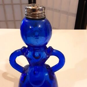 Antique Laundry Shaker